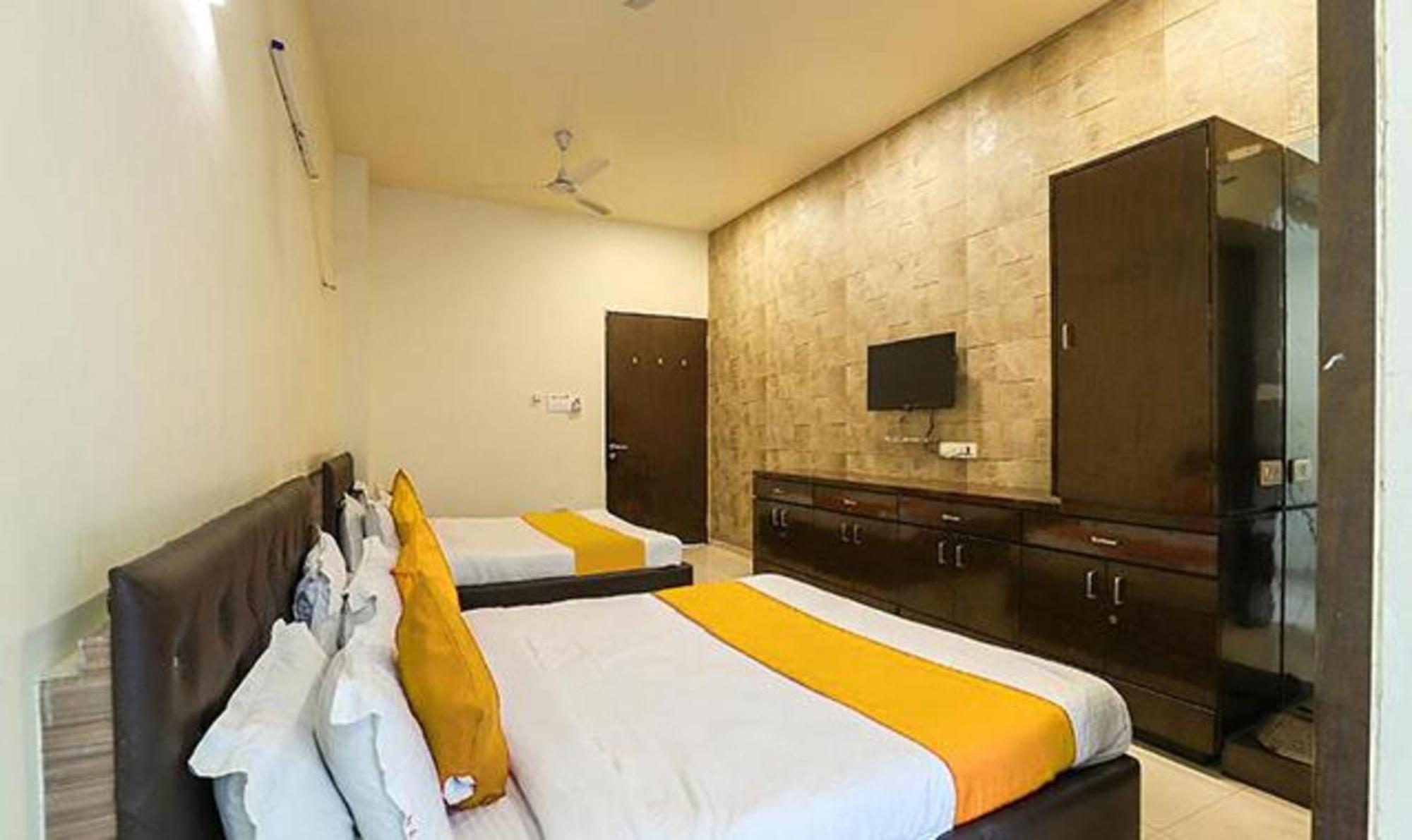 Hotel O Marigold Сурат Екстериор снимка
