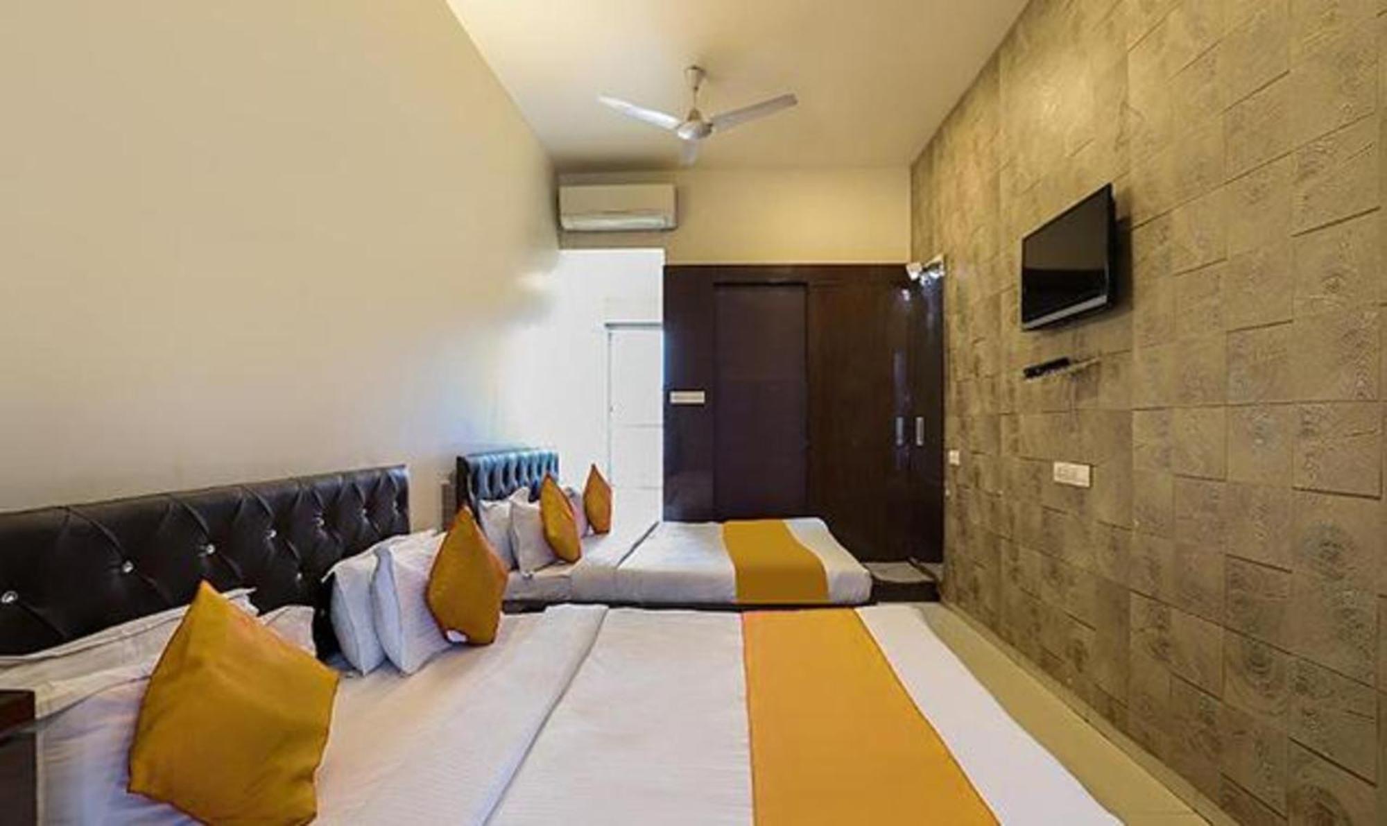 Hotel O Marigold Сурат Екстериор снимка
